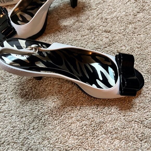 Anne Klein Akeuropia Heeled Sandal, Size 6.5.  Worn Once. ‎ Boxed. - Picture 3 of 7